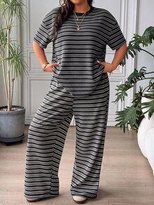 SHEIN EZwear 大尺碼女款休閒端莊度假早午餐辦公室對比條紋印花寬鬆版型T恤與長褲兩件套 春/夏 棕色 - 黑色 - 查看 6