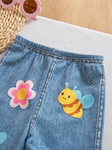 SHEIN Baby Girl Letter Graphic Pullover Sweatshirt & Cartoon Bee Butterfly Print Jeans Set - Multicolor - View 7