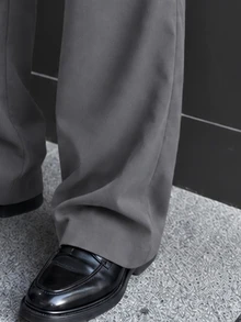 Manfinity Bizformal Men's Casual Pleated Pocket Suit Pants, Loose Fit For Daily Wear - Dark Grey - View 4