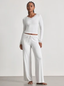 Ocili V-Neck Lace Trim Patchwork Long Sleeve & Drawstring Pants 2 Pieces Lounge Set, Comfortable Holiday Outfit, Autumn/Winter Clothing - White - View 4