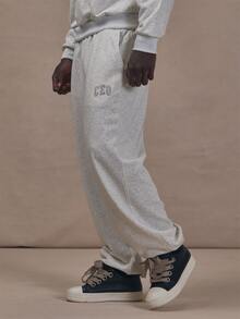 Musero Celana Jogger Abu-abu dengan Manset dan Pinggang Elastis, Motif Grafis "CEO", Setelan Jogger, Hanya untuk Musim Gugur dan Musim Dingin. - Grey - View 3