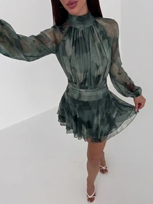 Aloruh 女款粉色花卉秋季優雅浪漫婚禮晚宴約會Ninang網紗印花長袖立領繫腰A字傘裙派對洋裝 - 軍綠色 - 查看 6