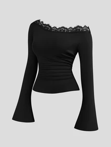 Sweetra Kaos Lengan Panjang Ukuran Besar Musim Gugur/Dingin Terbaru dengan Bahu Asimetris, Patchwork Renda, dan Pinggang Berkerut - Hitam - View 1