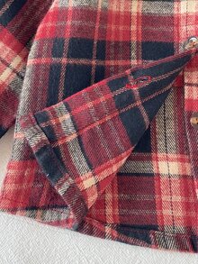 SHEIN Vintaside Kids 1件男嬰格紋鈕扣襯衫 英倫風紅黑塔坦格紋印花口袋長袖翻領常規款 秋季節日派對上衣 - 紅色 - 查看 4