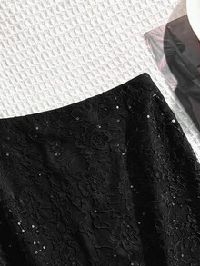 SHEIN 青少年女孩黑色紋理布料低腰裙，內建短褲，休閒低腰迷你裙 - 黑色 - 查看 3