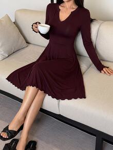 DAZY Minimalist Solid Color V-Neck Cinched Waist Long Sleeve Short Dress Women's Nightgown - Burgundy - View 3