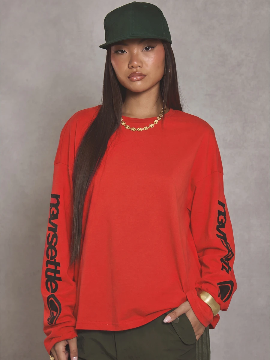 MUSERA 寬鬆大版圖案袖長版T恤 Cool Girl 街頭風 日常穿搭 校園風 1997 Holiday Vacation 春夏休閒款 - 紅色 - 查看 1