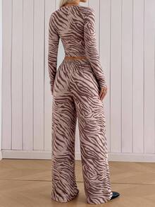 SHEIN EZwear 秋季新款復古棕色斑馬紋抓皺長袖T恤與長褲兩件套，復古學院風，適合秋冬、畢業季、開學季、派對聚會 - 彩色 - 查看 2