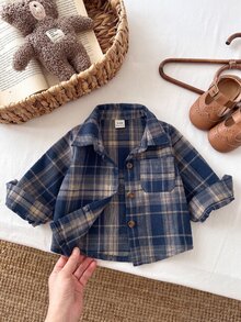 SHEIN Vintaside Kids 1件嬰兒幼童男童格紋襯衫 學院風海軍藍米色格子蘇格蘭格紋口袋長袖翻領標準版寬鬆大哥哥款鈕扣秋季假日襯衫 - 藍色 - 查看 7