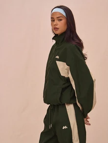 MUSERA 尼龍半拉鍊口袋細節 Logo 連帽風衣外套 春季徒步 運動休閒 返校季 健身 日常 秋季 - 卡其色 - 查看 2