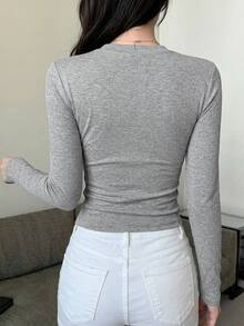 DAZY 女款夏季小立領長袖修身包覆式性感休閒百搭打底T恤 - 淺灰色 - 查看 6