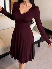 DAZY Minimalist Solid Color V-Neck Cinched Waist Long Sleeve Short Dress Women's Nightgown - Burgundy - View 4