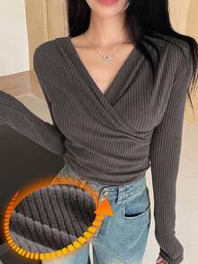 DAZY 女款休閒性感純色保暖內裡交叉領長袖T恤上衣，秋季夜店約會穿搭，深灰色 - 灰色 - 查看 2