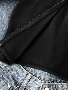 SHEIN 青少年女孩秋冬休閒街頭時尚修身短版運動衫夾克，背面英文水鑽裝飾，前拉鍊開襟，適合返校季、日常穿著、萬聖節 - 黑色 - 查看 6