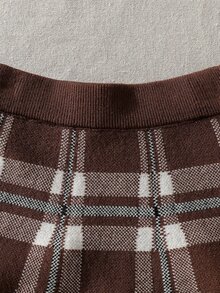 SHEIN 女童毛衣套裝 甜美可愛 秋冬新款 棕色優雅重工手工3D蝴蝶結裝飾 柔軟百搭圓領落肩長袖套頭毛衣 + 格紋裙 2件套 女孩優雅休閒慵懶風 適合日常穿著 秋冬毛衣 - 棕色 - 查看 6