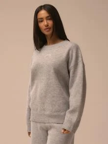 MUSERA ESSENTIALS كنزة صوفية رمادية مطرزة بشعار فضفاضة الرقبة دائرية محبوكة أساسيات مريحة دافئة للخريف والشتاء - رمادي - مشاهدة 3