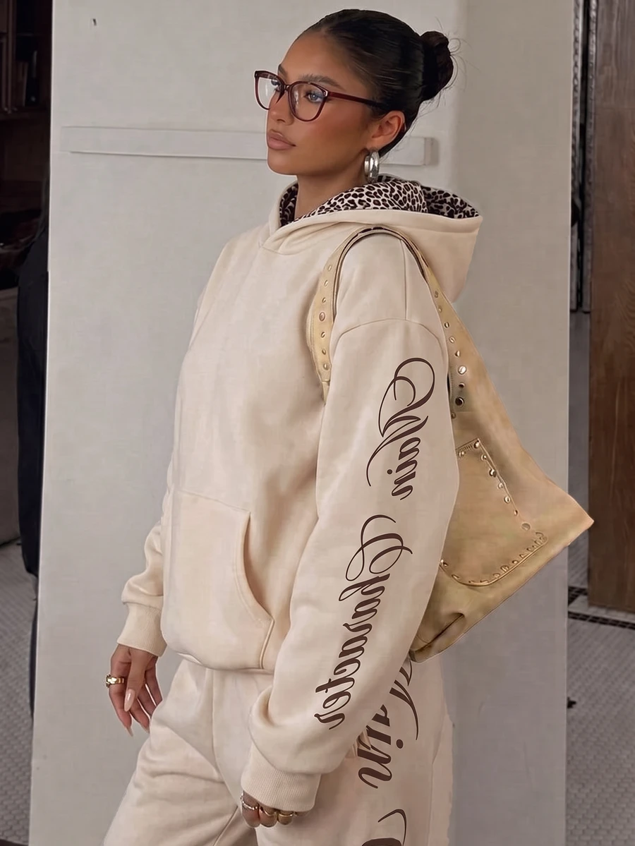 SHEIN 青少年女孩豹紋英文字母寬鬆休閒衛衣/秋季、Y2K、萬聖節、冬季、秋天/杏色 - 杏色 - 查看 1