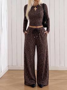 SHEIN EZwear 秋季新款復古棕色豹紋圖案抓皺長袖T恤與長褲兩件套，復古學院風，適合秋冬、畢業季、返校、派對、聚會 - 彩色 - 查看 4