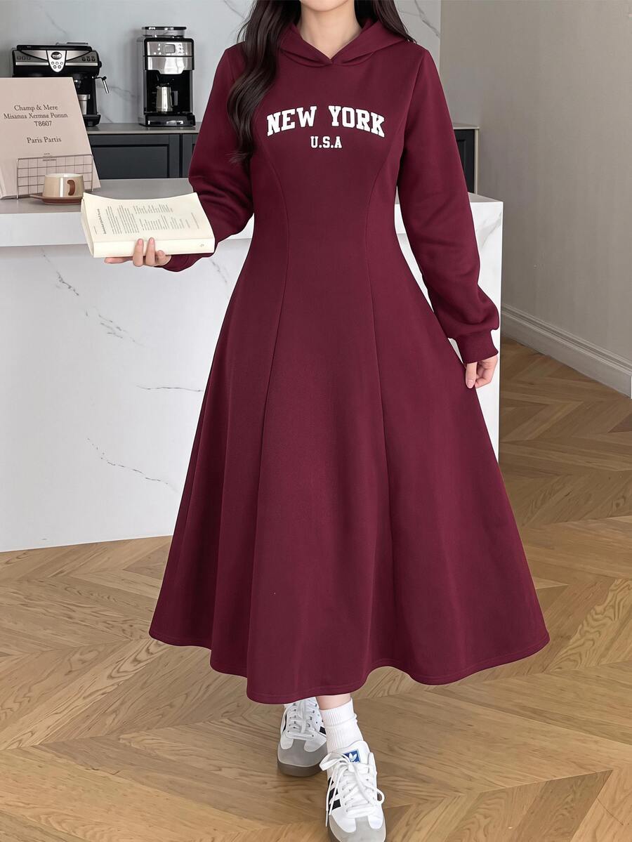 SHEIN 青少年女孩秋冬紅色寬鬆休閒極簡舒適連帽套頭字母印花長洋裝日常穿著 - 紅色 - 查看 1