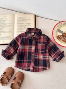SHEIN Vintaside Kids 1件男嬰格紋鈕扣襯衫 英倫風紅黑塔坦格紋印花口袋長袖翻領常規款 秋季節日派對上衣 - 紅色 - 查看 7