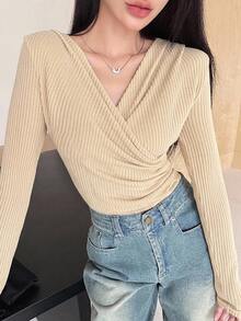 DAZY 女款休閒性感純色保暖加絨交叉領長袖T恤，秋季女上衣，黑色夜店風 - 杏色 - 查看 4
