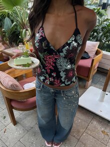 Glamine 女款 V 領花卉亮片刺繡細肩帶背心上衣 修身露背 Y2K 秋季夜晚外出派對吊帶背心 - 彩色 - 查看 7