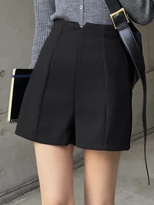 FRIFUL 女款休閒純色高腰短褲校園風 - 黑色 - 查看 1