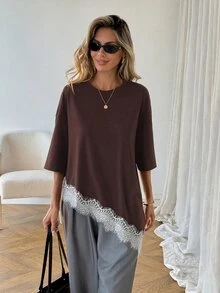 Easowa 女款黑色夏季休閒優雅純色不對稱下擺蕾絲拼接T恤，柔軟基礎日常上衣，適合早午餐、度假、秋季假期 - 彩色 - 查看 4
