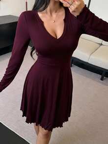 DAZY Minimalist Solid Color V-Neck Cinched Waist Long Sleeve Short Dress Women's Nightgown - Burgundy - View 1