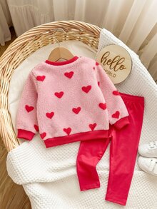 SHEIN Playful Pals 女嬰 2 件組心形紅粉圖案泰迪絨套裝，衛衣與純色內搭褲套裝 - 杏色 - 查看 2