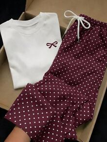 SHEIN EZwear 蝴蝶結圖案印花短袖上衣與抽繩腰長褲套裝 - 酒紅色 - 查看 1