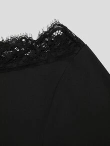 Sweetra Kaos Lengan Panjang Ukuran Besar Musim Gugur/Dingin Terbaru dengan Bahu Asimetris, Patchwork Renda, dan Pinggang Berkerut - Hitam - View 4