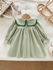 SHEIN 女嬰花卉刺繡彼得潘領荷葉袖洋裝 - 綠色 - 查看 3