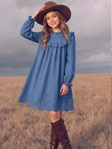 SHEIN Elladie kids 1件女童清新田園風純色布料下擺燒花鏤空工藝，荷葉領，胸前荷葉裝飾，泡泡袖長袖，寬鬆A字中長洋裝，常規厚度，精緻鏤空洋裝，適合日常穿著、度假穿搭，春秋季 - 藍色 - 查看 3
