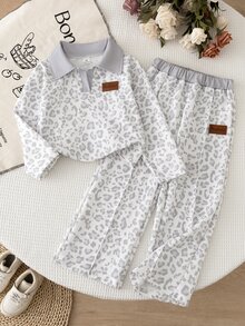 SHEIN Elladie kids 女童豹紋 Polo 領 2 件套，灰色豹紋長袖上衣搭配米白色半開 V 領，配對寬腿長褲，秋季款 - 淺灰色 - 查看 5