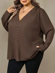 SHEIN CURVE+ ملابس علوية نسائي مقاس كبير بلون موحد بياقة على شكل حرف V وأكمام طويلة وتصميم أزرار، ملابس علوية للخروجات اليومية والتنقل في الخريف/الشتاء، 5XL-8XL - بني - مشاهدة 4