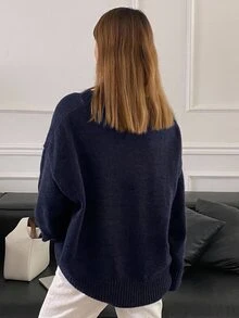 DAZY 女款寬鬆休閒純色V領落肩長袖針織衫，秋冬款，七分袖上衣，適合校園穿搭 - 寶藍色 - 查看 3
