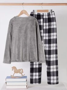 SHEIN 秋冬季青少年男孩極簡日式風格法蘭絨睡衣套裝，加厚抓絨長袖上衣與長褲2件套，圓領拼接格紋口袋設計，寬鬆版型，適合居家休閒與睡衣穿著 - 灰色 - 查看 3