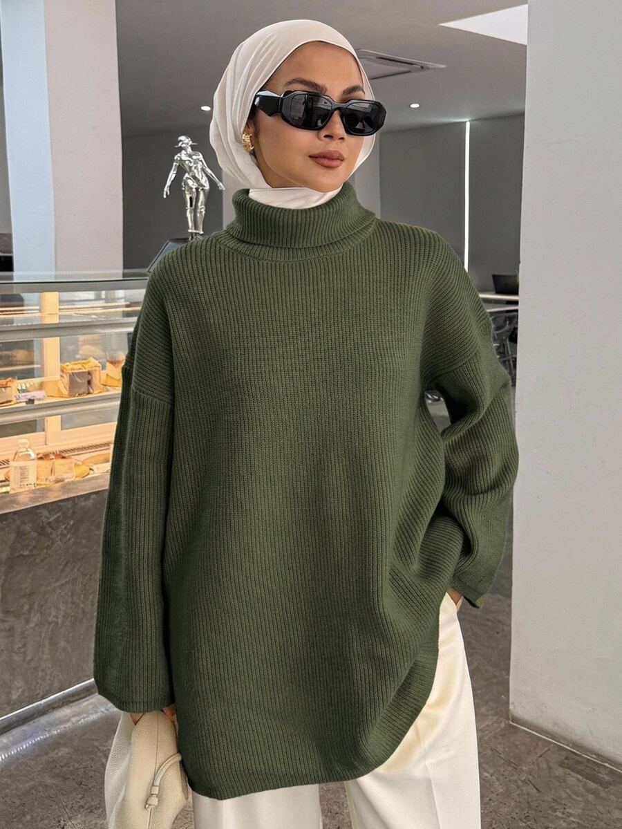 DAZY 女款純色落肩長袖寬鬆休閒毛衣,秋冬女裝高領保守時尚校園風 - 橄欖綠 - 查看 1