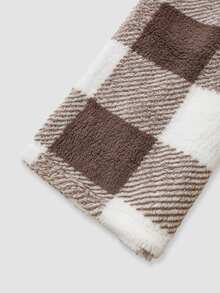 Chillnights Set Pakaian Tidur Rumahan Kasual Sehari-hari dengan Atasan Lengan Panjang Motif Kartun Ukuran Besar dan Celana Kotak-kotak - Coklat - View 6