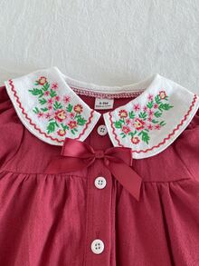 SHEIN Playful Pals 2件組女嬰復古套裝，花卉刺繡領口蝴蝶結酒紅色長袖上衣與喇叭褲套裝，日常節慶穿著，秋季 - 酒紅色 - 查看 5