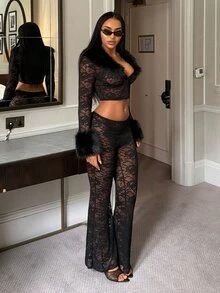 SHEIN SXY طقم نسائي جديد من قطعتين من الفرو الصناعي والدانتيل المتباين بتصميم مثير - الأسود - مشاهدة 5