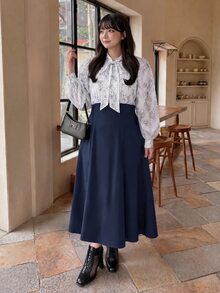 Bijouette 限量版大尺碼灰色與藍色拼色墨染雪紡洋裝，法式優雅拼接設計；完美遮肚顯瘦，適合梨形與蘋果型身材；全尺寸範圍，舒適無拘束穿著；可調節背部設計 - 藏蓝色 - 查看 5