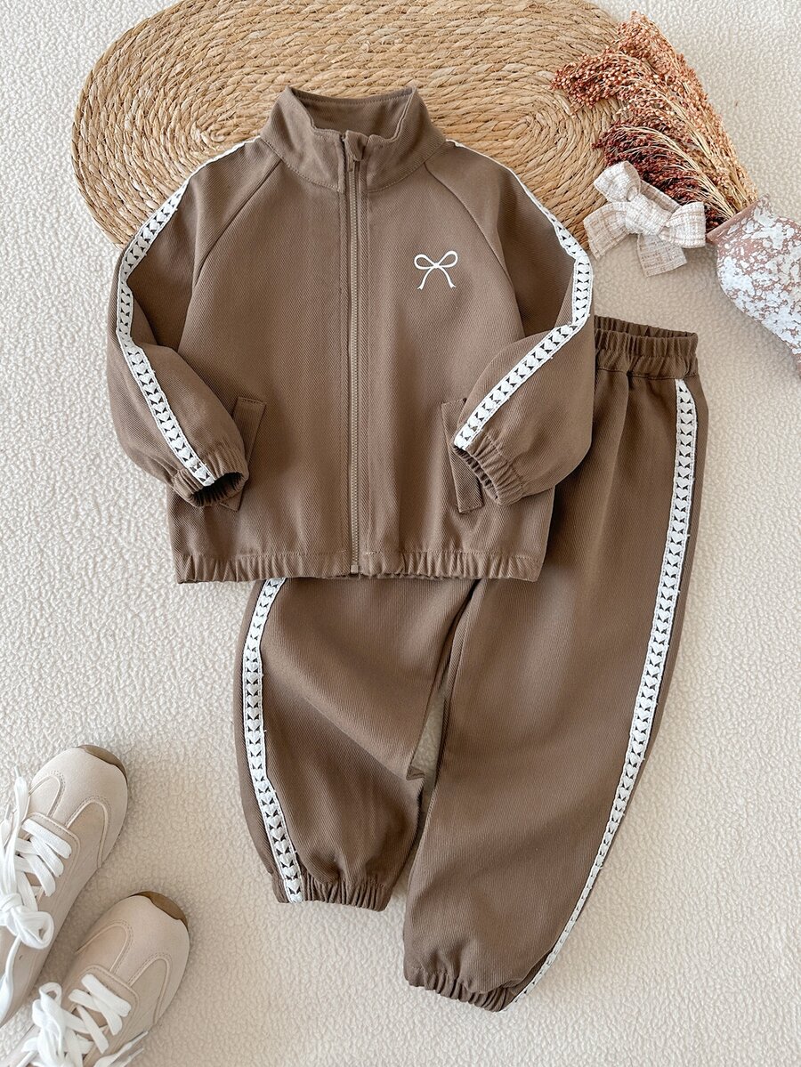 SHEIN 女童 Ins 風格秋冬純棉休閒運動套裝,拼色織帶拼接拉鍊夾克 + 束口運動長褲 - 卡其色 - 查看 1