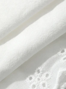 Dazy Plus طقم بيجامة من قطعتين: ملابس علوية بأكمام طويلة مع تطريز دانتيل وبنطال بقصة مستقيمة - أبيض - مشاهدة 3