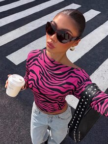 Muchica 女款粉色斑馬紋 T-shirt，秋季休閒日常蝙蝠袖不對稱領上衣，復古學院風馬匹印花街頭風 - 彩色 - 查看 4