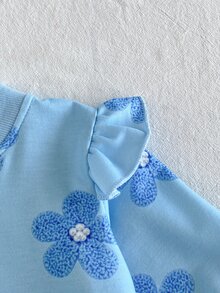 SHEIN 2件組幼童女童夾克褲套裝，可愛甜美藍白花卉荷葉邊珍珠裝飾，飛袖立領，適合生日派對、秋季假期，羅紋設計 - 藍色 - 查看 3