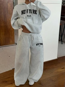 SHEIN EZwear 字母圖案落肩抽繩連帽衛衣與寬腿運動褲套裝 - 淺灰色 - 查看 5