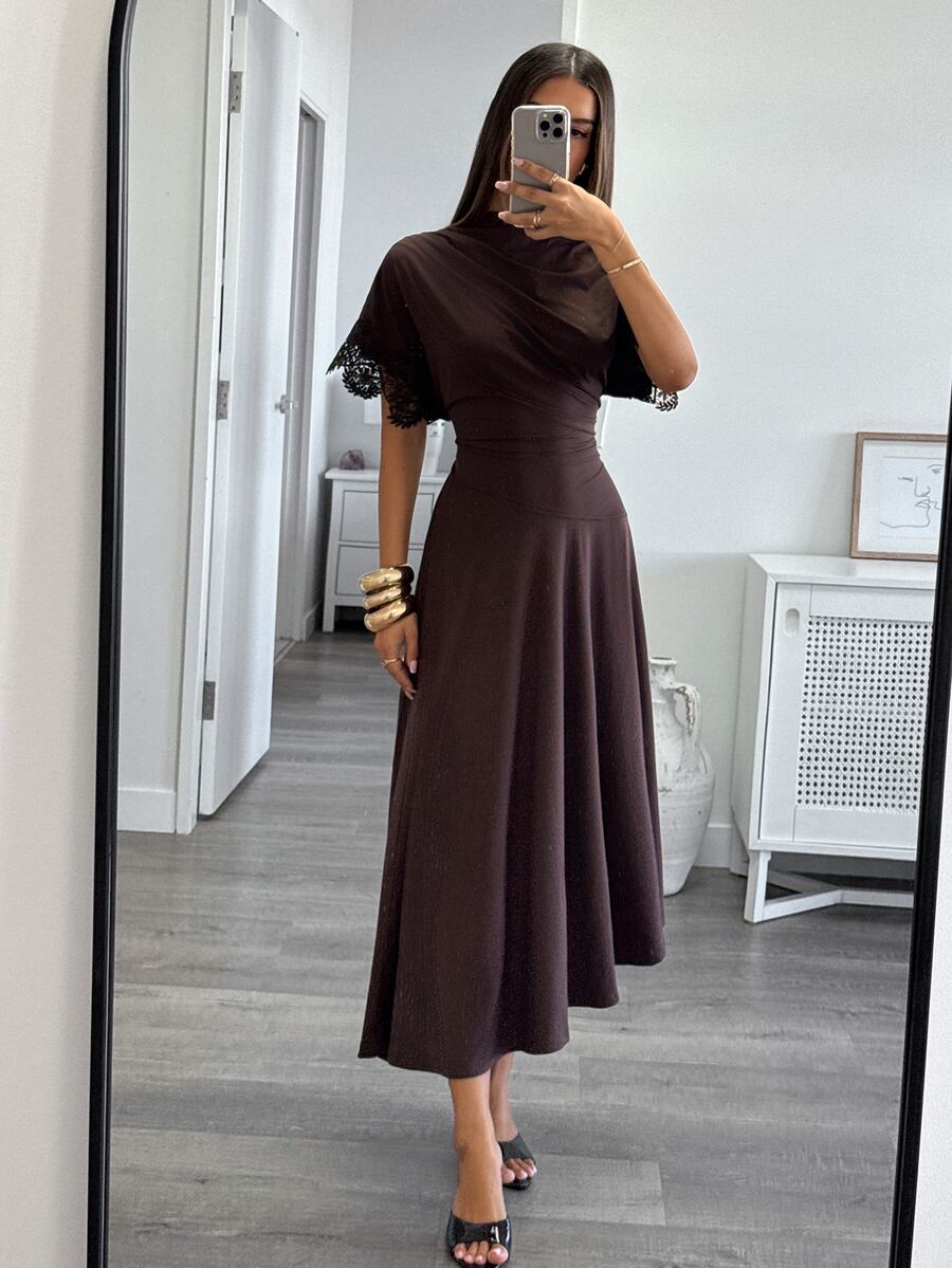Aloruh Gaun Midi Rajut Burgundy dengan Patchwork Lengan Renda, Potongan A-Line Elegan dan Melangsingkan - Burgundy - View 1