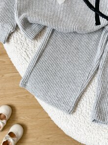 SHEIN 2件組幼兒女嬰可愛灰色羅紋針織長袖圓領正裝版型蝴蝶結舒適秋季公主風女童休閒冬日假日套裝 - 灰色 - 查看 4